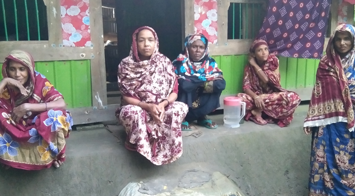 ঈদ আনন্দ নেই সাগরে হারিয়ে যাওয়া জেলেদের পরিবারে