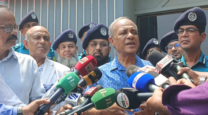 লুণ্ঠিত সব অস্ত্র উদ্ধার না হওয়া পর্যন্ত হুমকি থাকবে: স্বরাষ্ট্র উপদেষ্টা 